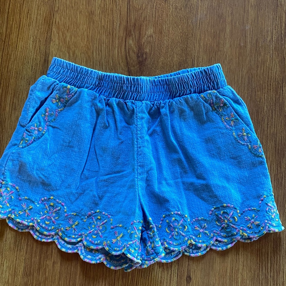 Peek embroidered shorts